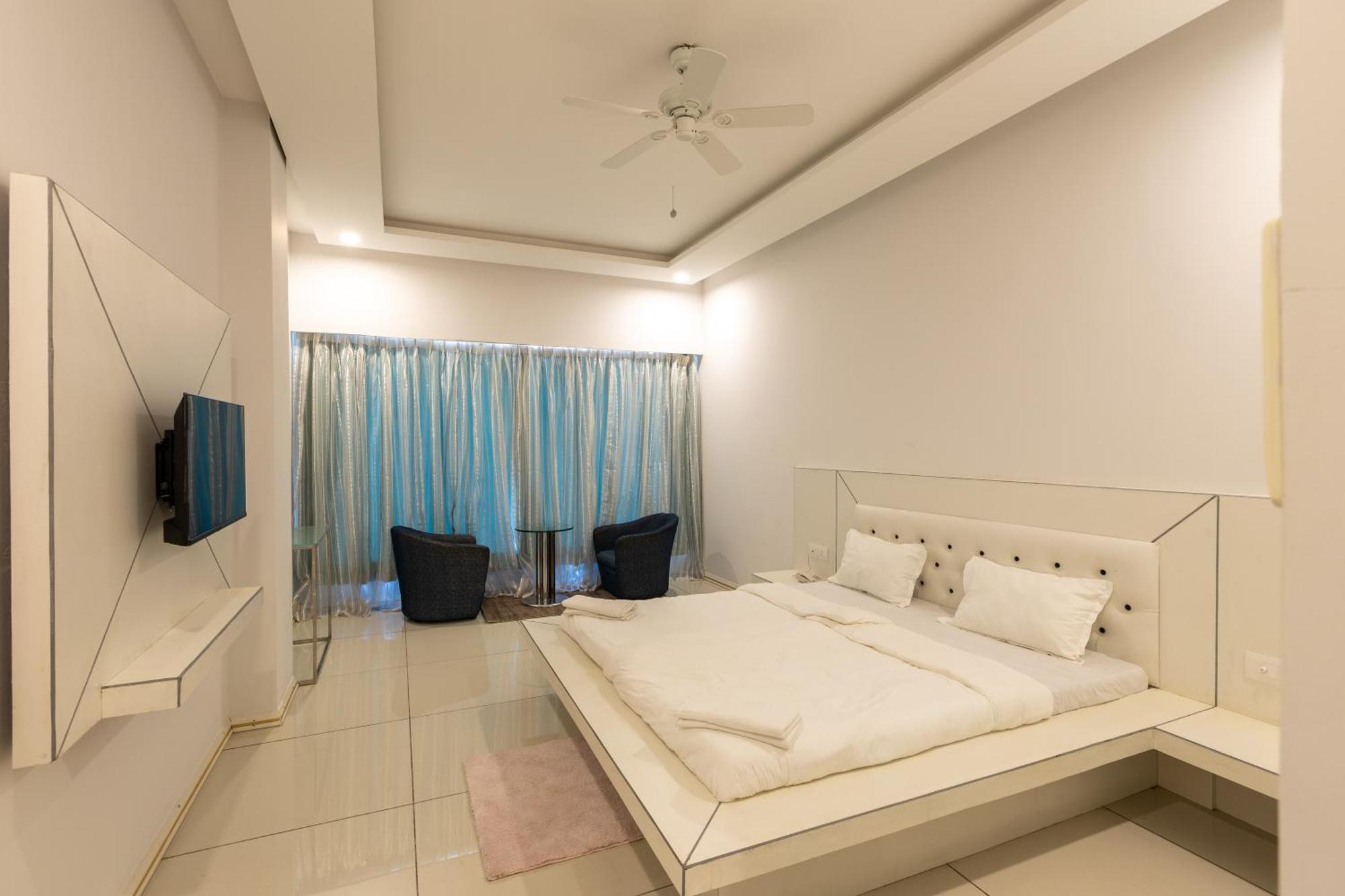 The Grand Monarch Hotel, Ujjain Exterior photo